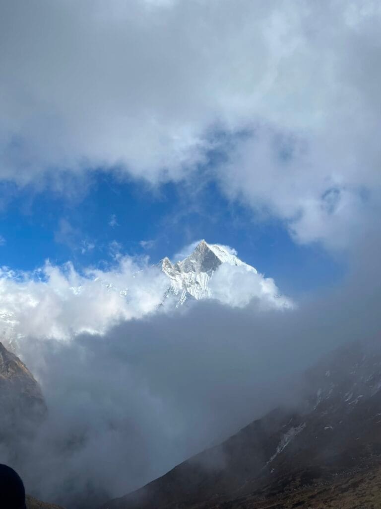 Mountain view on the Annapurna Circuit trail