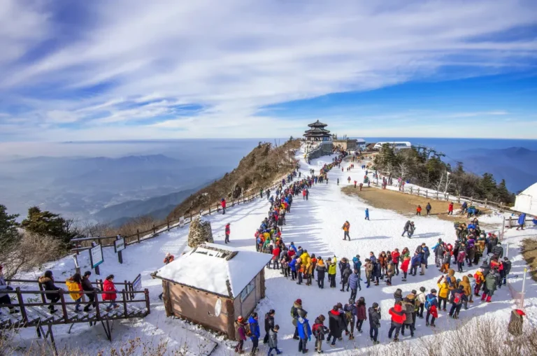 Beautiful scenery and skiing around Muktinath