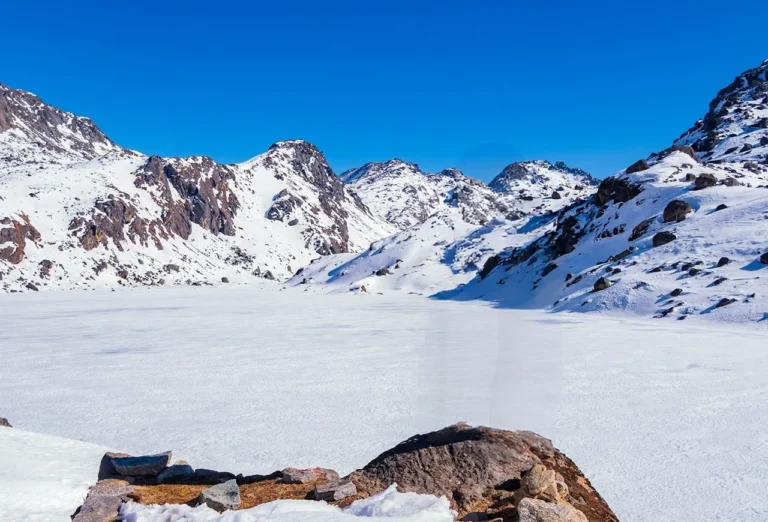 gosaikunda-lake-in-winter-langtang
