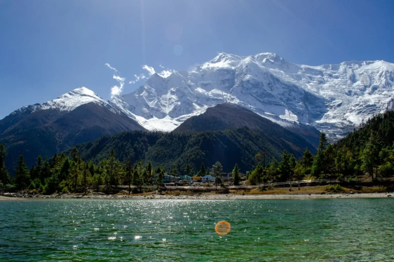 Green lake near Manang on the Annapurna Circuit