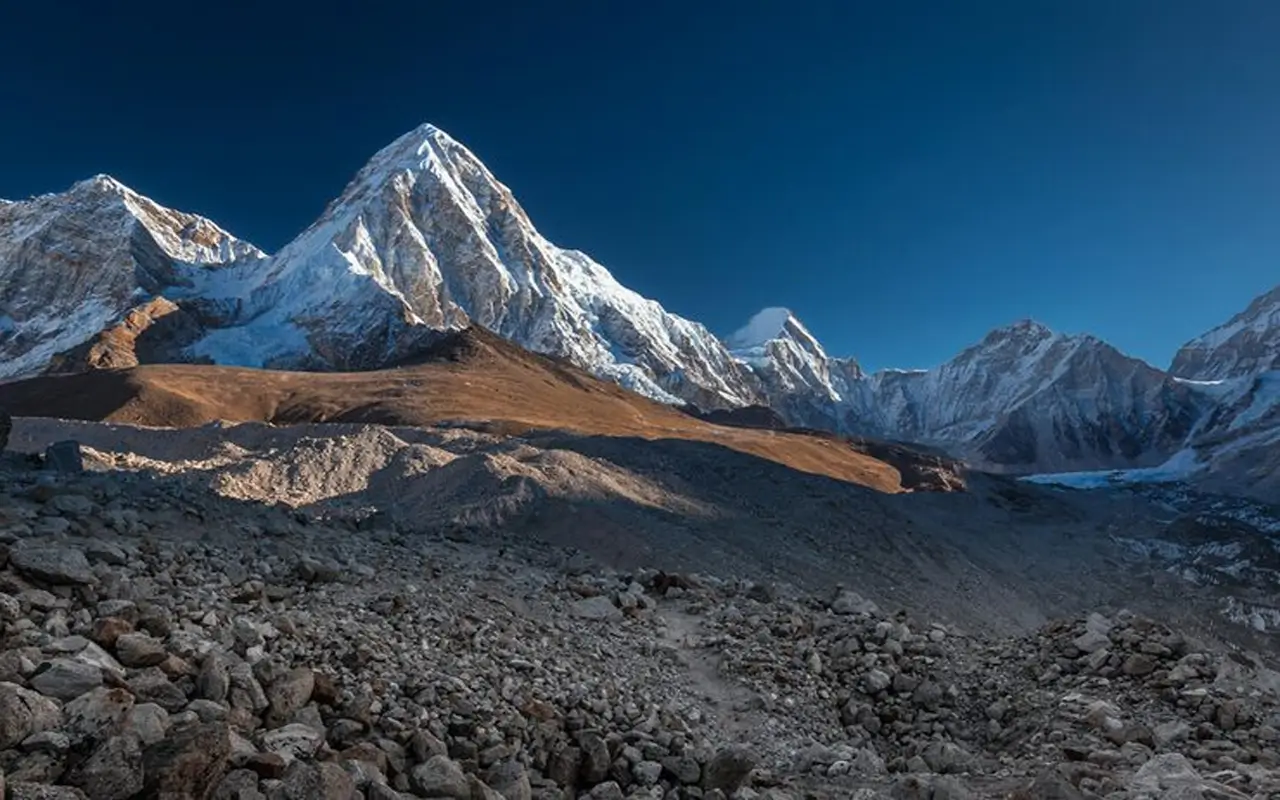 Morning Sunrise view of kalapatthar